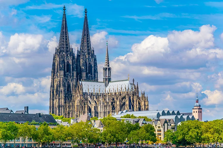 All of Europe tour featuring Cologne Cathedral and historic European cities